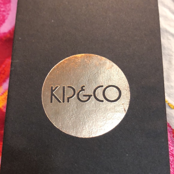 NWT Anthropologie Kip&Co pink marbled serving set. New in box. Never used. - Picture 4 of 6